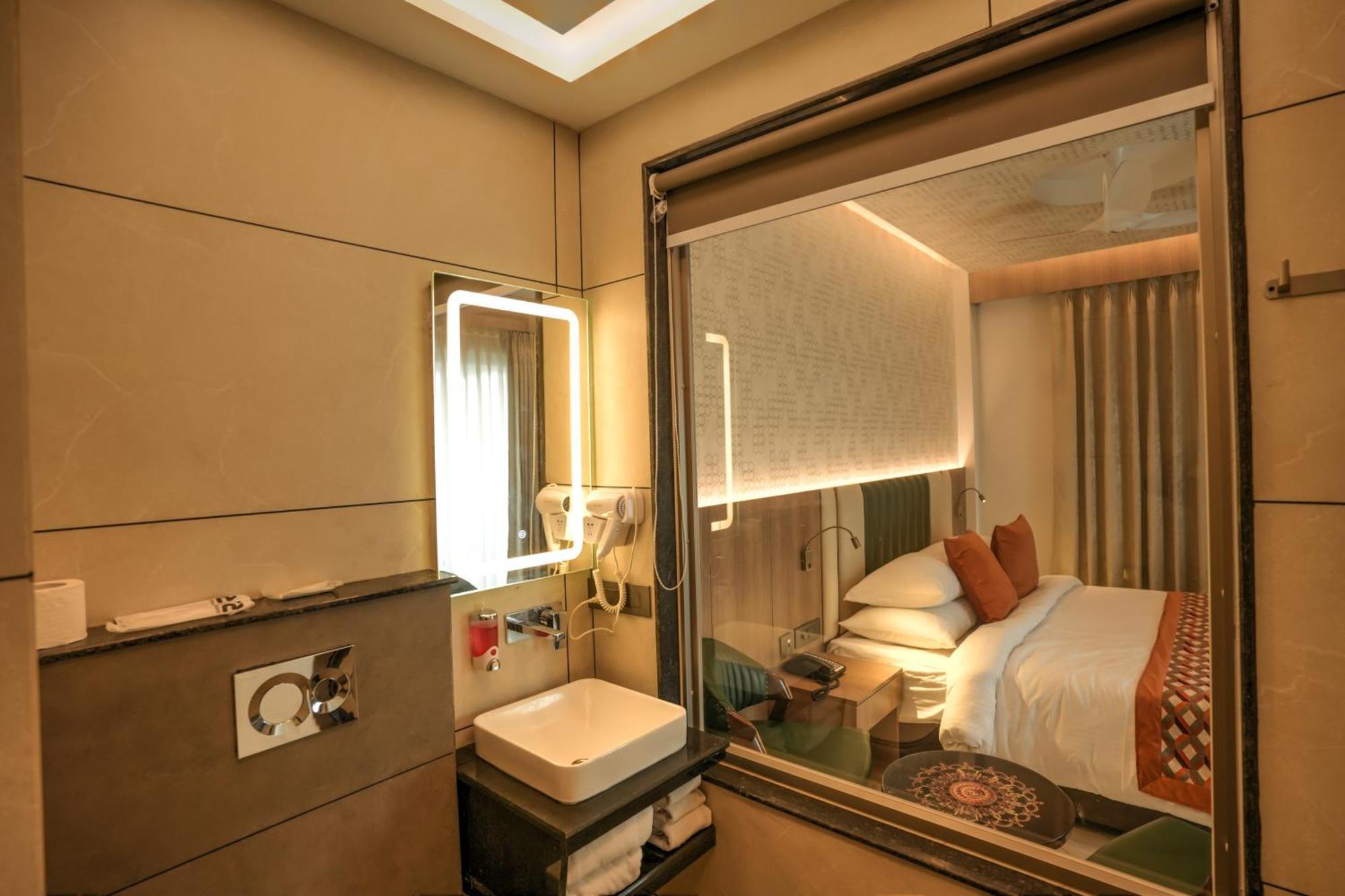 Rj Hotel - Managed By Atithi House Greater Noida Bagian luar foto