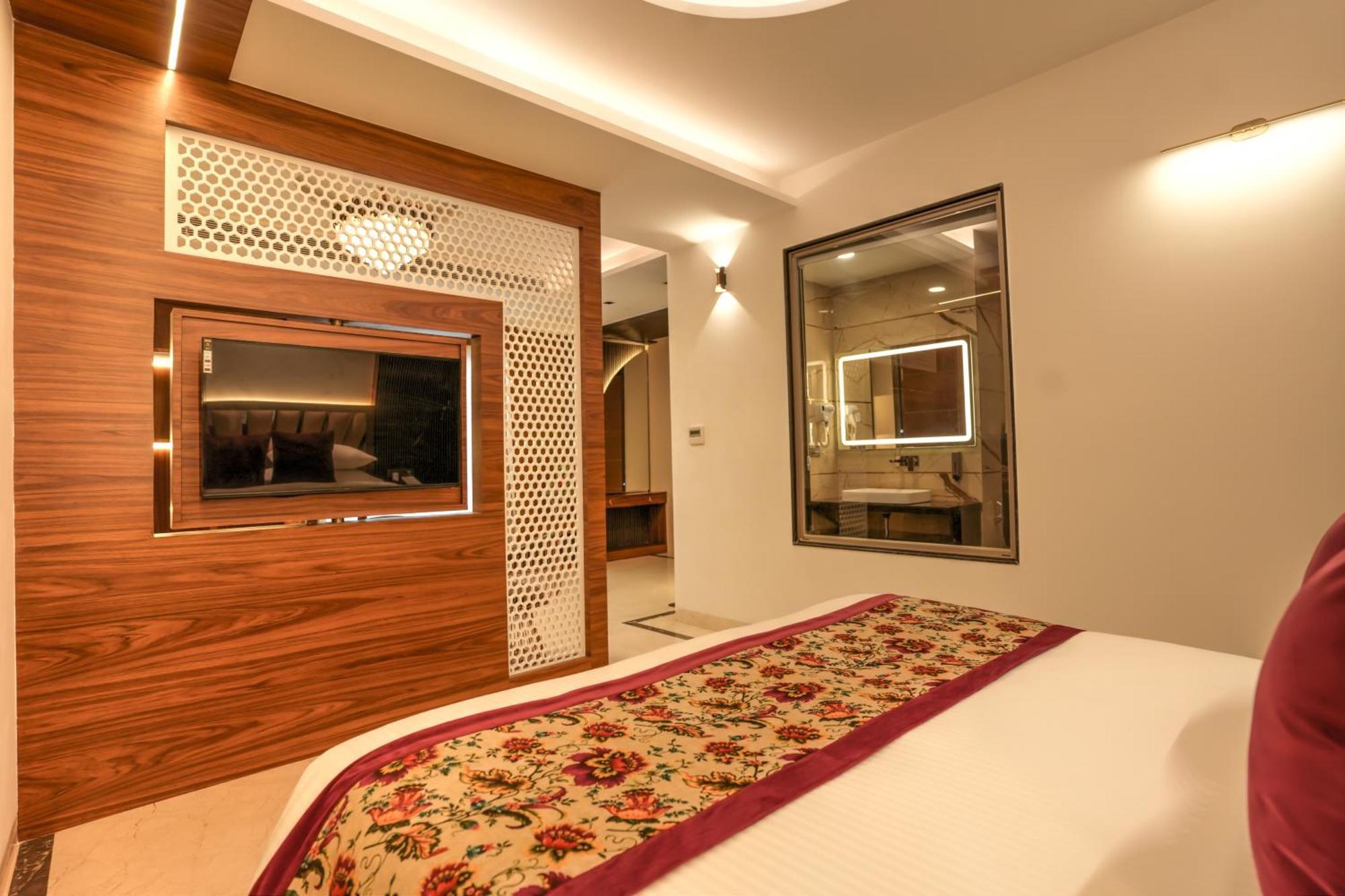 Rj Hotel - Managed By Atithi House Greater Noida Bagian luar foto