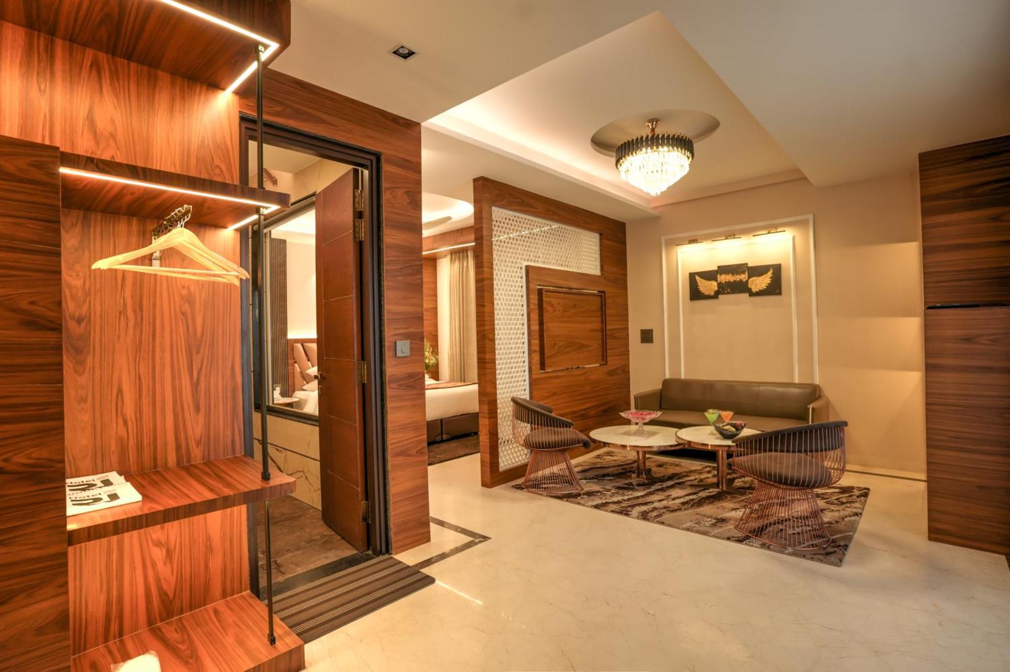 Rj Hotel - Managed By Atithi House Greater Noida Bagian luar foto