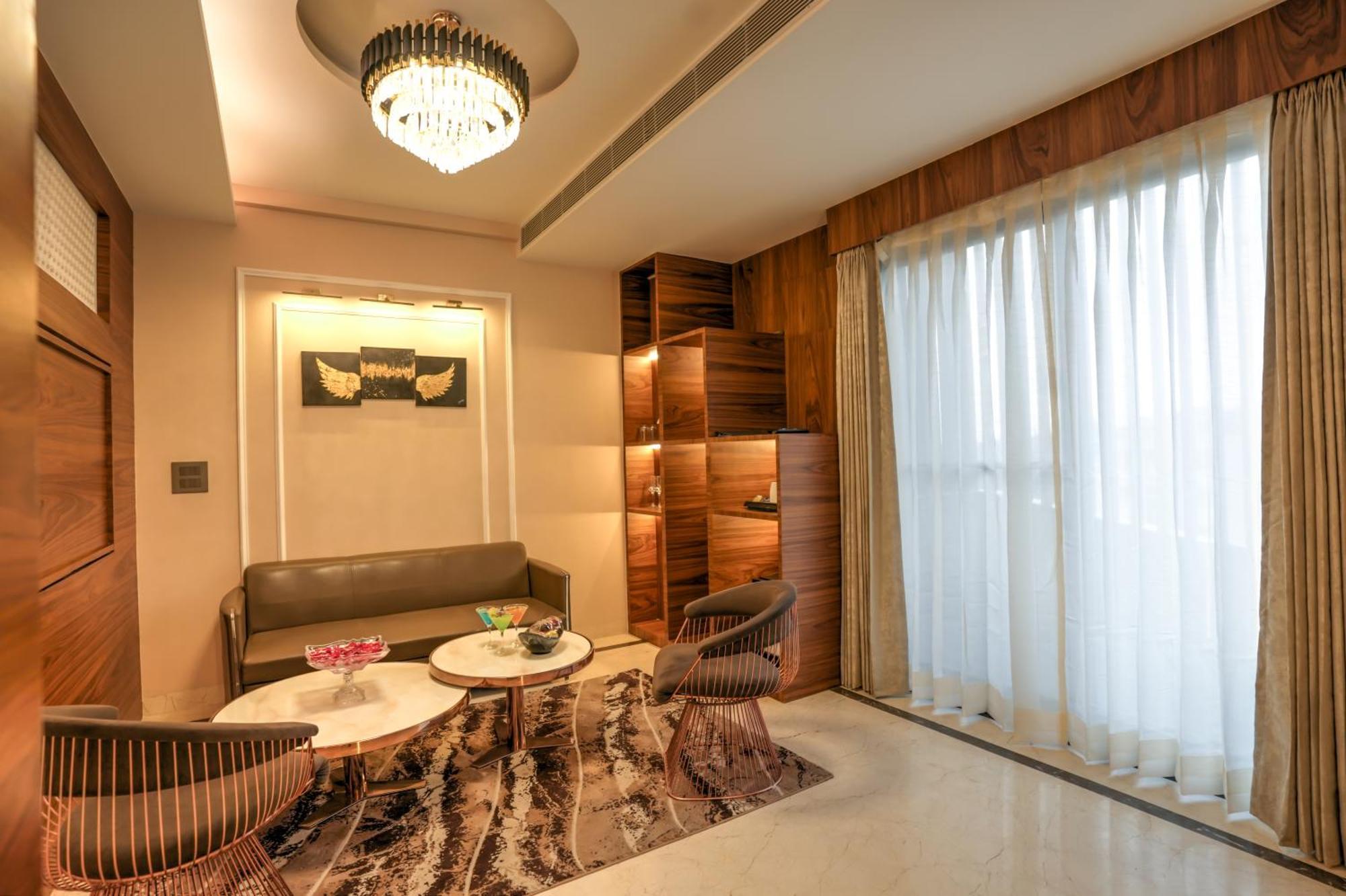 Rj Hotel - Managed By Atithi House Greater Noida Bagian luar foto