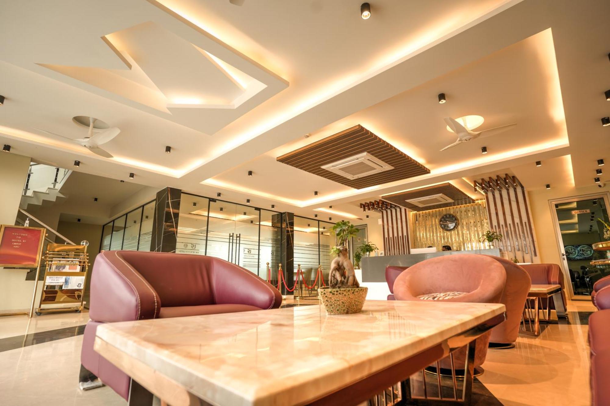 Rj Hotel - Managed By Atithi House Greater Noida Bagian luar foto