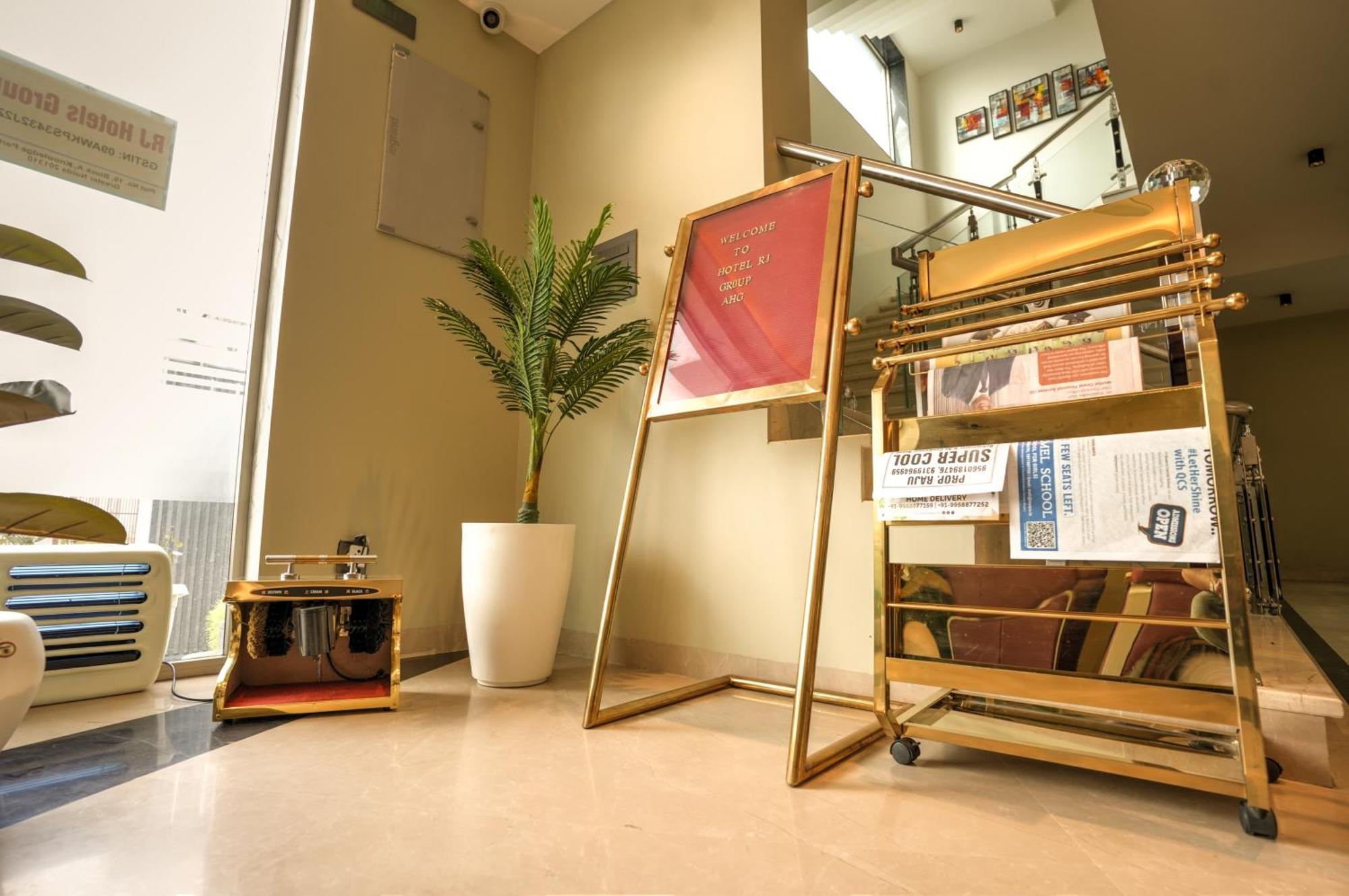 Rj Hotel - Managed By Atithi House Greater Noida Bagian luar foto
